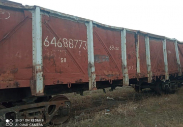 Կիսավագոն (полувагон), գույքային համարը` 64688773, արտ. տարեթիվը` 1974թ., տեղ. վայրը` Գյումրի (подлежит к постановке и подготовке к транспортировке)