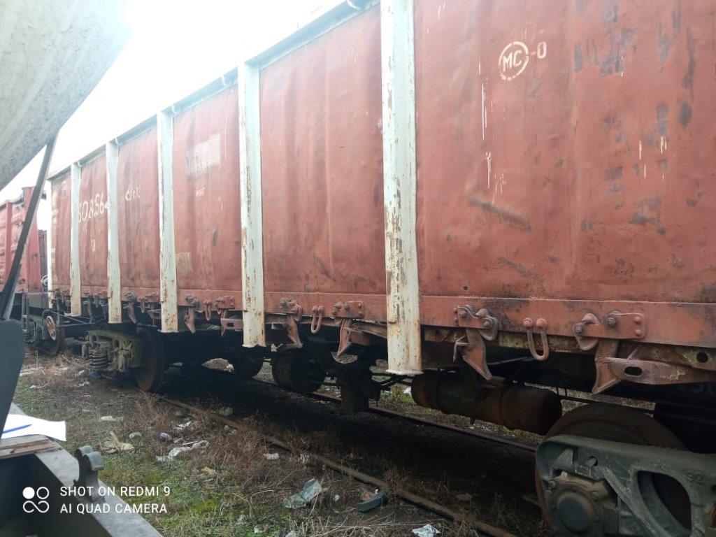 Կիսավագոն (полувагон), գույքային համարը` 60842564, արտ. տարեթիվը` 1979թ., տեղ. վայրը` Գյումրի (подлежит к постановке и подготовке к транспортировке)