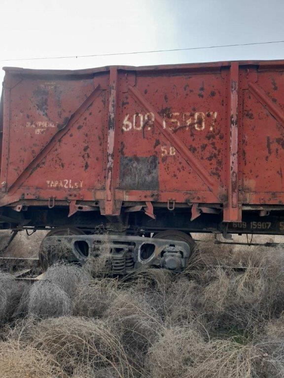 Կիսավագոն (полувагон), գույքային համարը` 60915907, արտ. տարեթիվը` 1977թ., տեղ. վայրը` Մասիս (подлежит к постановке и подготовке к транспортировке)