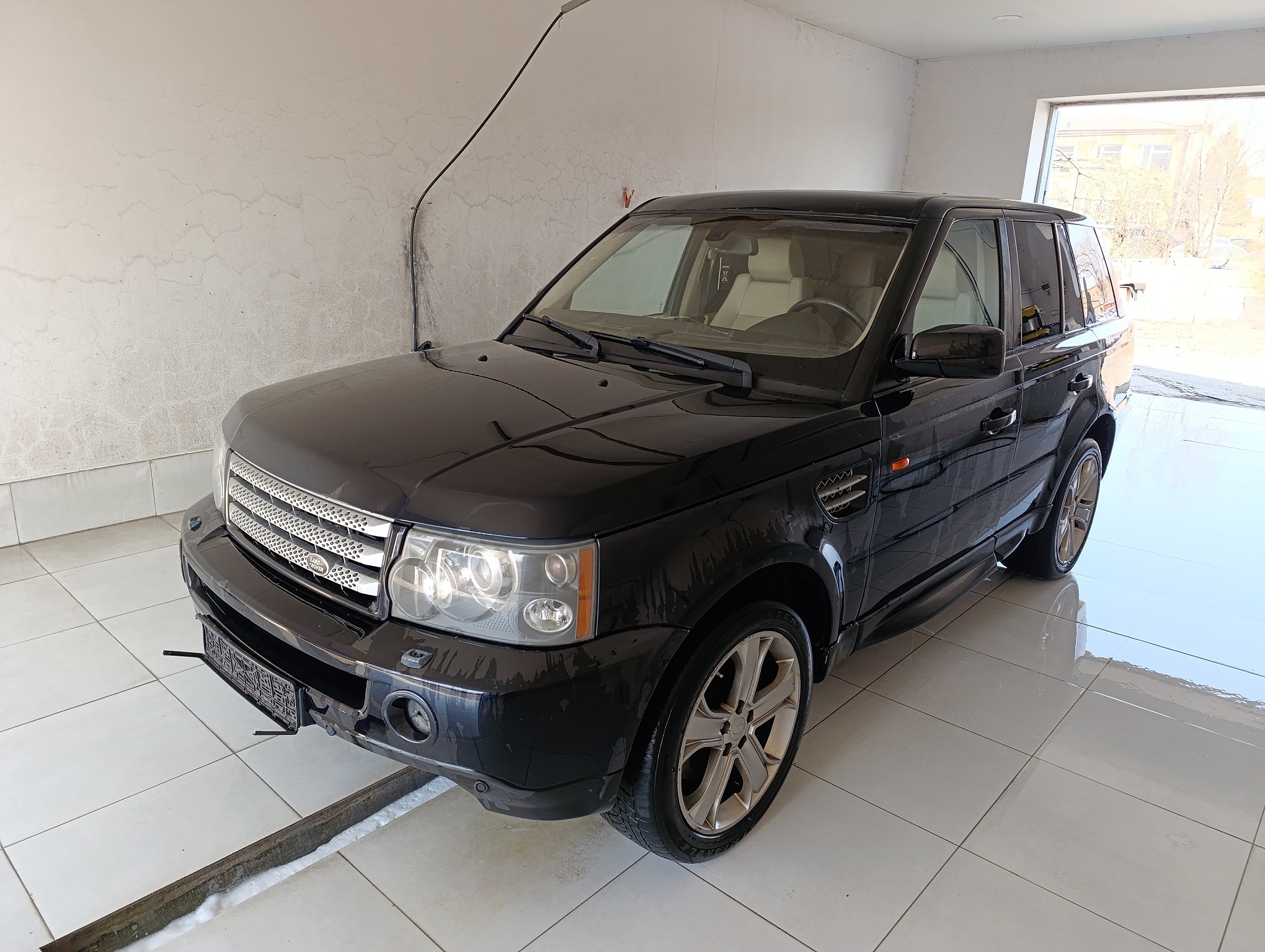 Ավտոմեքենա՝ RANGE ROVER SPORT SUPERCHARGED Թողարկման տարեթիվը՝ 2006թ. Նույն. համարը`SALLSAA346A982535 Հաշվառման համարանիշը՝ 67 TT 667