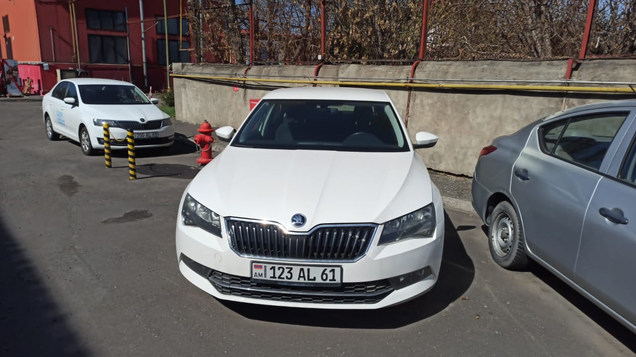 Ավտոմեքենա՝ SKODA SUPERB B 1.4 T, նույն. համարը՝ TMBAB6NP6J7520302, տարեթիվը՝ 2017, հաշվ. համարը՝ 123 AL 61
