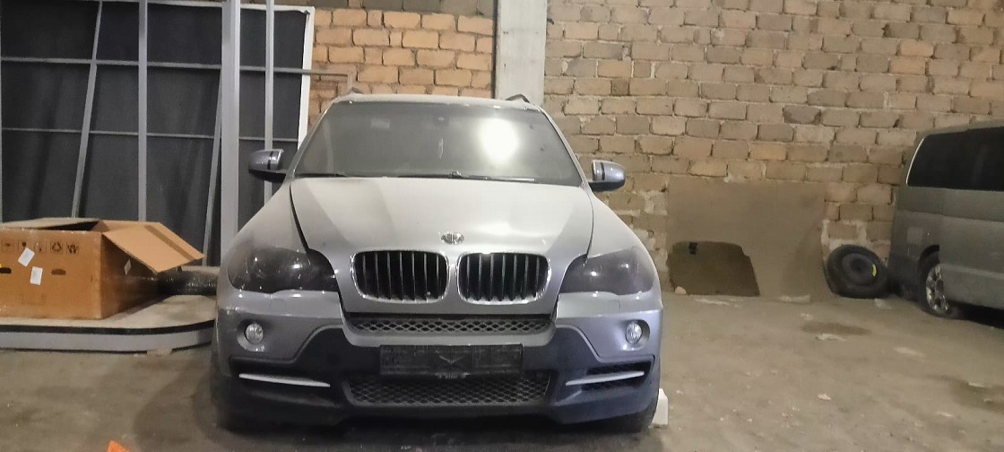 Ավտոմեքենա՝ BMW X5 4.8 I Թողարկման տարեթիվը՝ 2008թ. Նույն. համարը`5UXFE835X8L165600 Վկայագիր՝ YB585916 Պետհամարանիշը՝ 72 XX 707