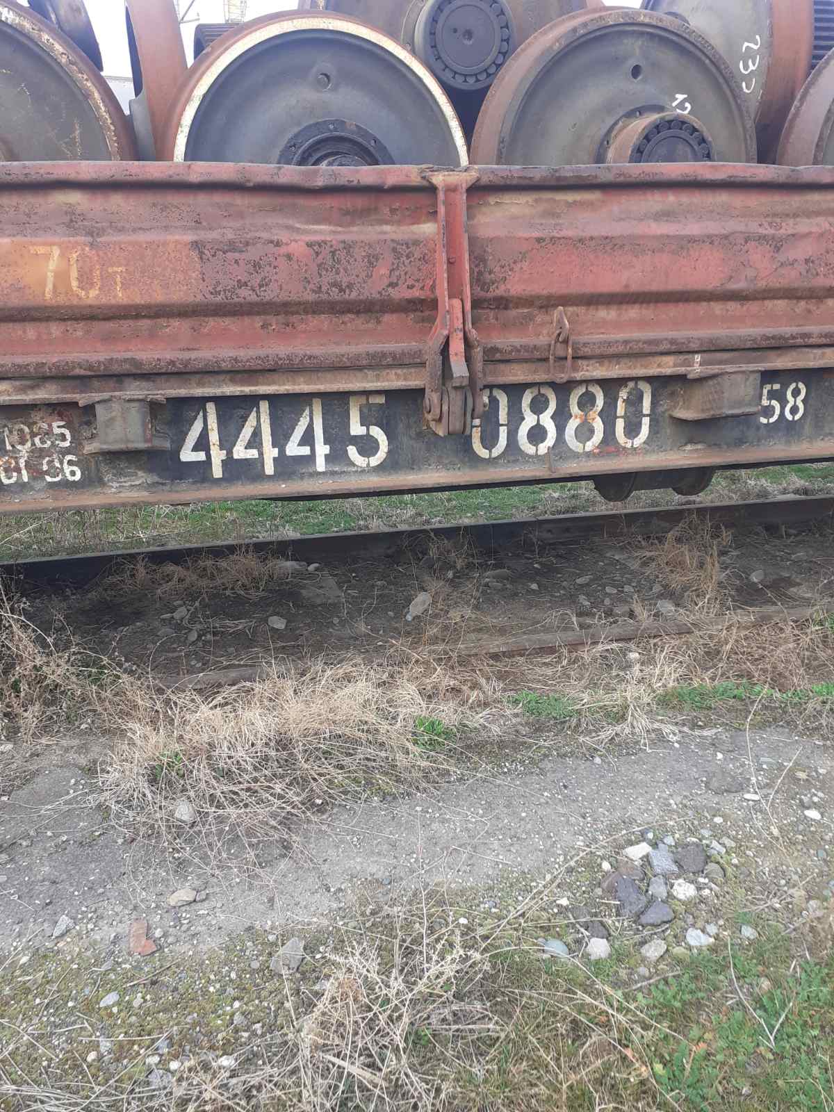 Հարթակ-վագոնի (вагон платформа) առուվաճառքի պայմանագիր կնքելու իրավունք,  գույքային համարը` 44450880, արտադրման տարեթիվը` 1989, տեղակայման վայրը` Երևան-ՏՉ (без возможности выхода на пути общего пользования)