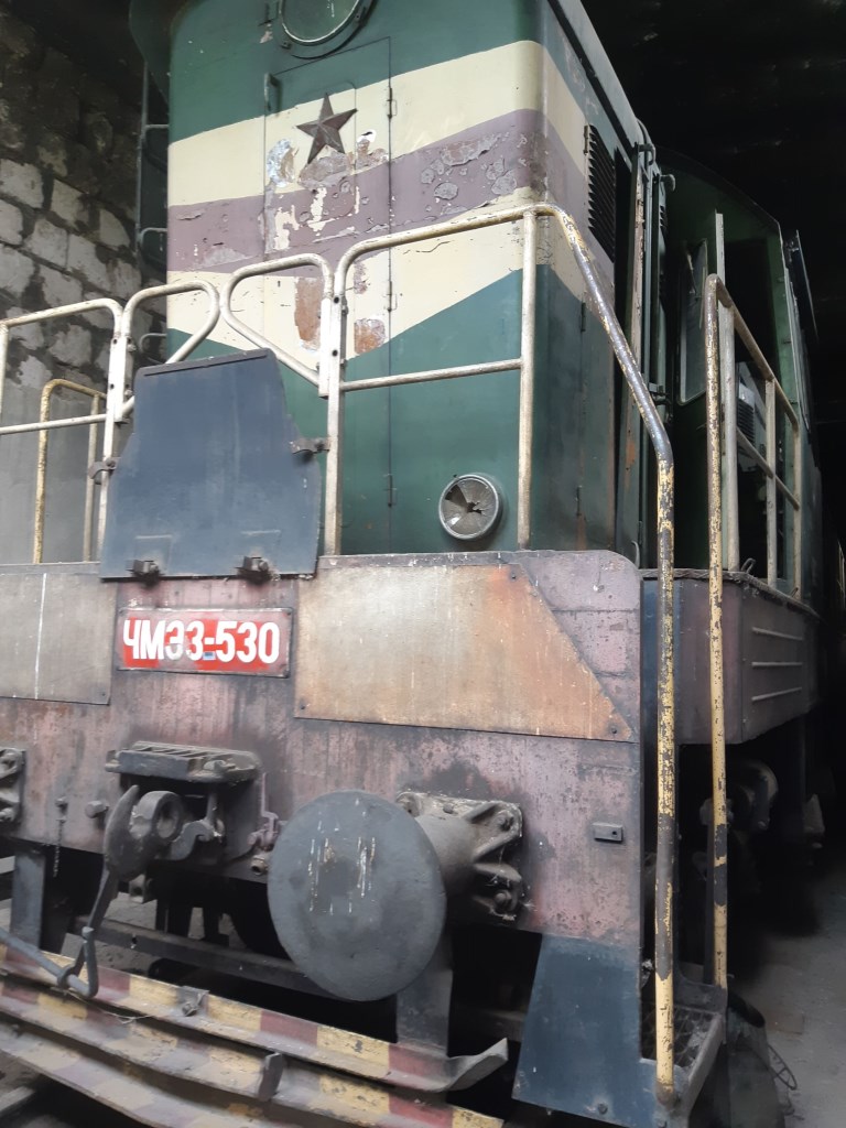 Ջերմաքարշ (Тепловоз ЧМЭ-3), 51130160, գործ. №՝ 530, տարեթիվը՝ 1968, տեխ. վիճակը` նախապատրաստական աշխատանքներից հետո ենթակա է փոխադրման «ՀԿԵ» ՓԲԸ-ի տարածքում, տեղակայման վայրը` ՏՉ Երևան Արցախի 32